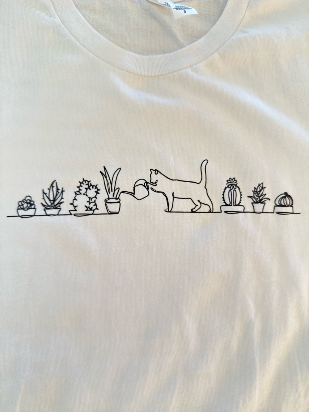 ▪️Cute Cat & Plant Line Art T-Shirt〰️